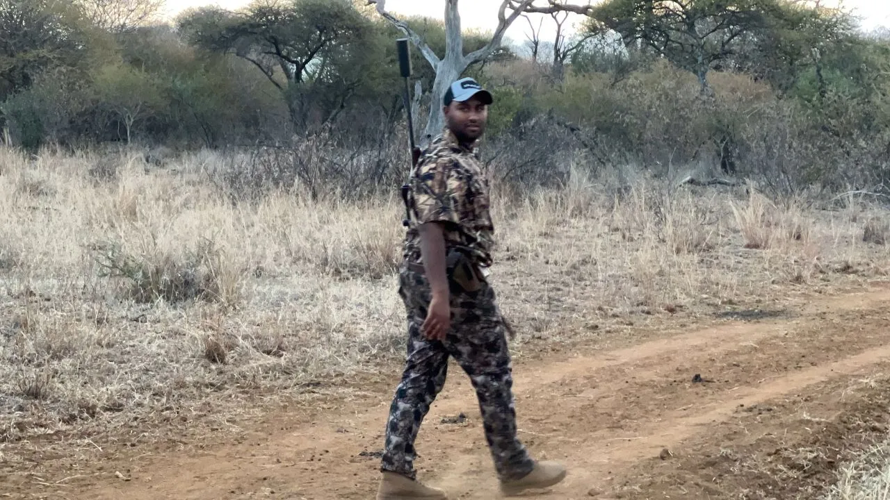 Hunter walking in to the stalk